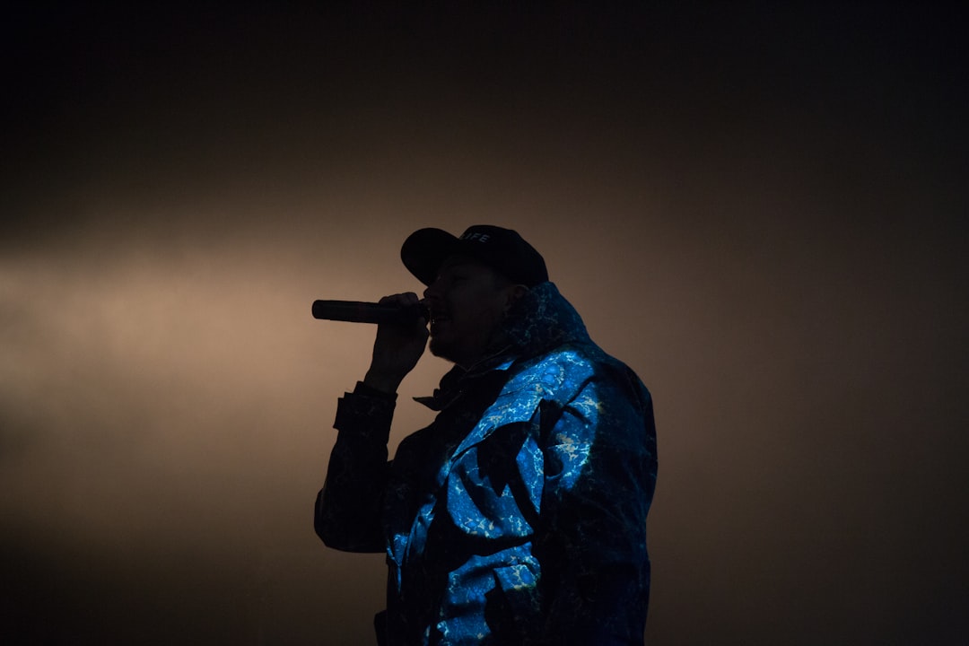 Rapper silhouette
