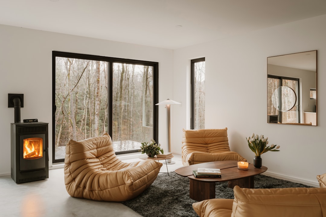 Modern Living Room 2/2 (IG: @clay.banks)